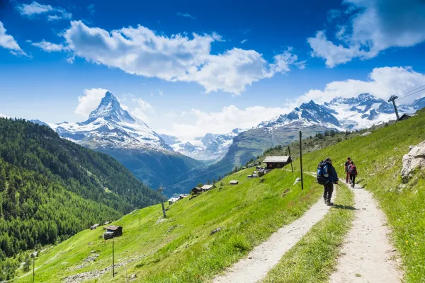 Image story Joffy vertrok met haar gezin naar Wallis